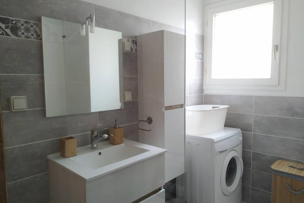 Appartement T3 Spacieux Avec Vue Sur L'Etang De Thau Au 1Er Etage D'Une Villa - Entree Independante Sete Ngoại thất bức ảnh
